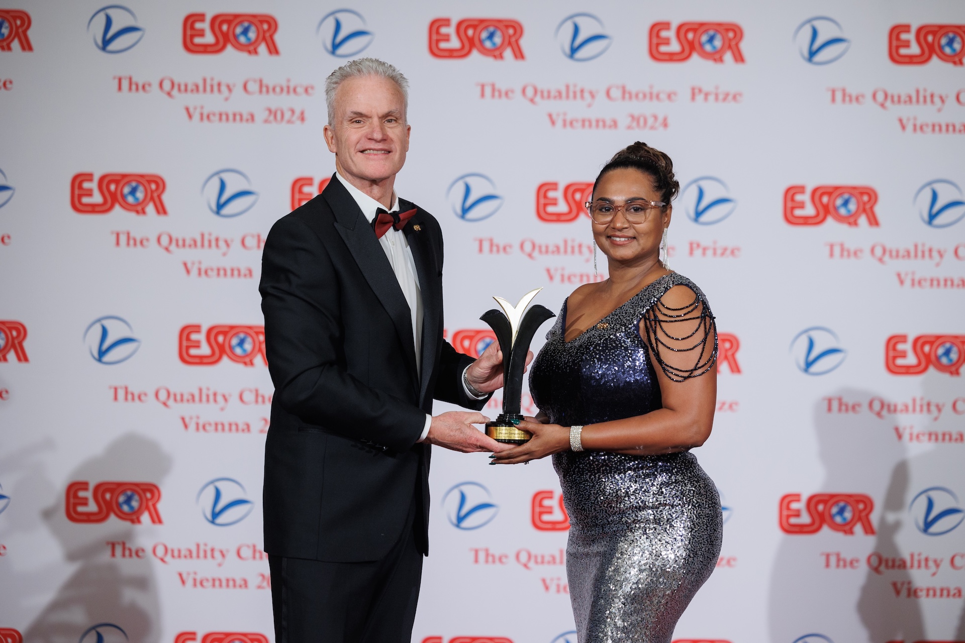 Nayana Williams CEO and Founder Lifespan Spring Water proudly collects the ESQR Quality Choice Award from Stephen Howard, CEO of the European Society of Quality Research at the the magnificent hotel Parkhotel Schönbrunn in Vienna Austria recently. Lifespan received the Quality Choice Prize 2024 in the Diamond Category. Lifespan joins BMW, Air Canada and Pandora as an ESQR awardee
