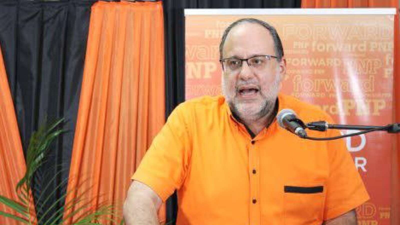 Opposition leader's dual citizenship row escalates