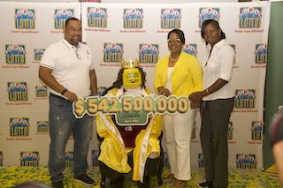 ‘Unnu Daddy Rich!’ - Super Lotto Winner Claims $542.5M Jackpot